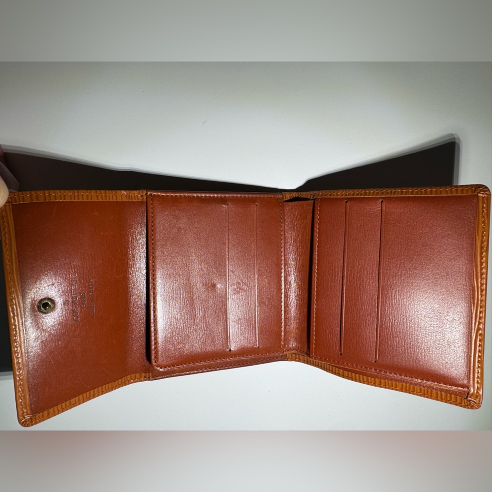 Louis Vuitton Epi Leather Elise Gold Wallet - Picture 4 of 13